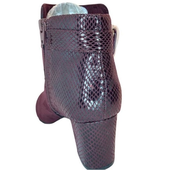 KAREN SCOTT Wine Snakeskin Ivyy Booties - Picture 15 of 16